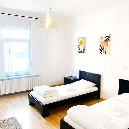 Spacious 3bdr Near Terazije & Bw Apartman Belgrád